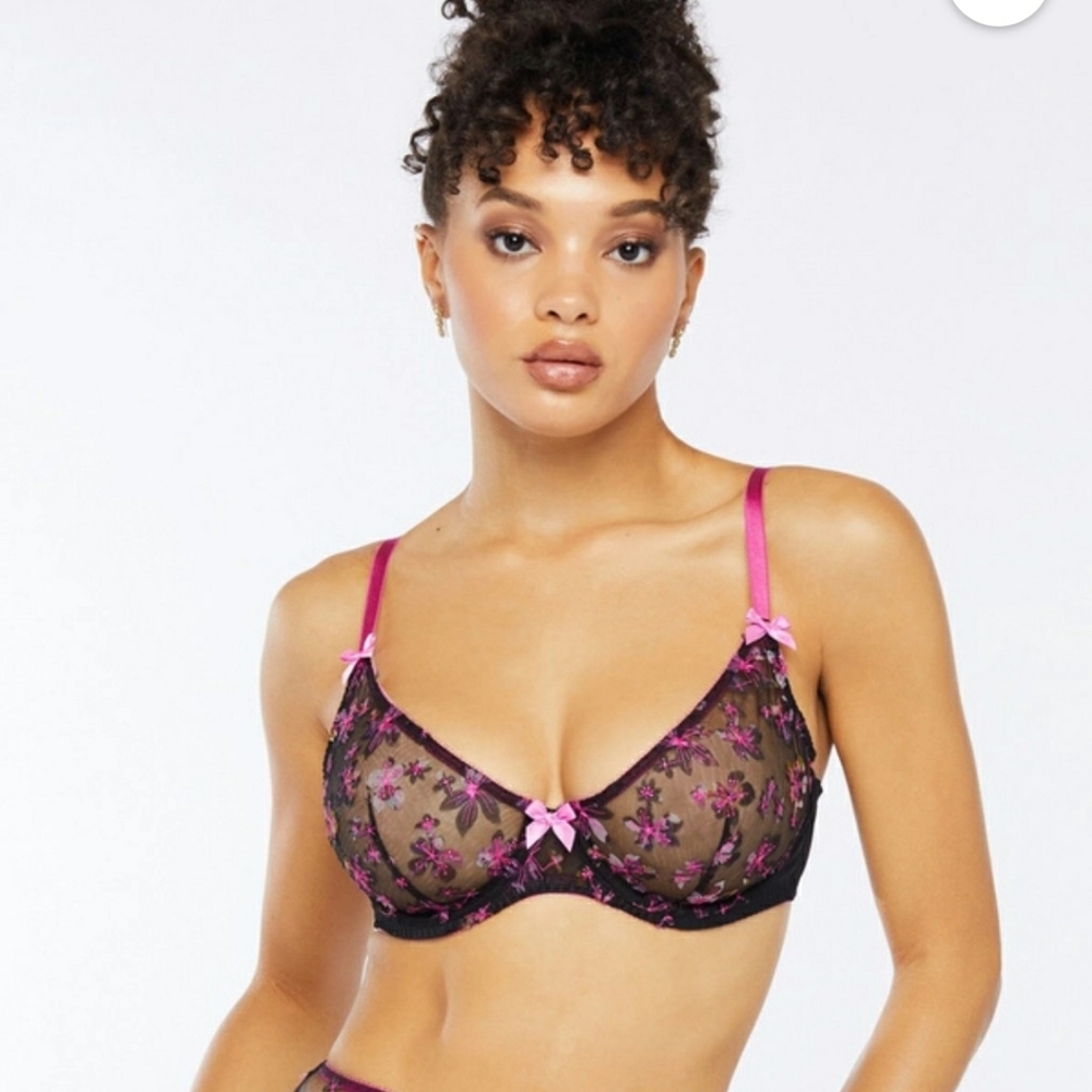Savage X Fenty bra! NEVER BEEN WORN **